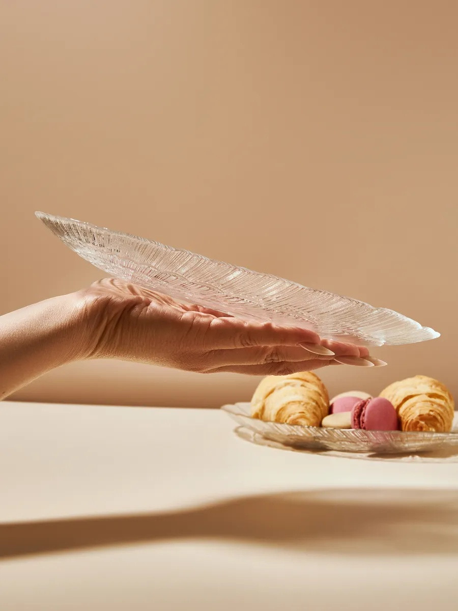 Сервировочный набор стеклянных тарелок