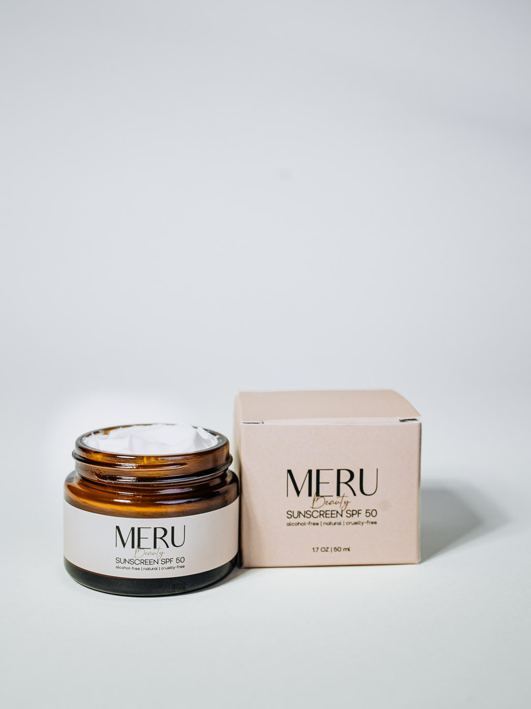 Солнцезащитный крем MERU. SPF 50+ для тела и лица