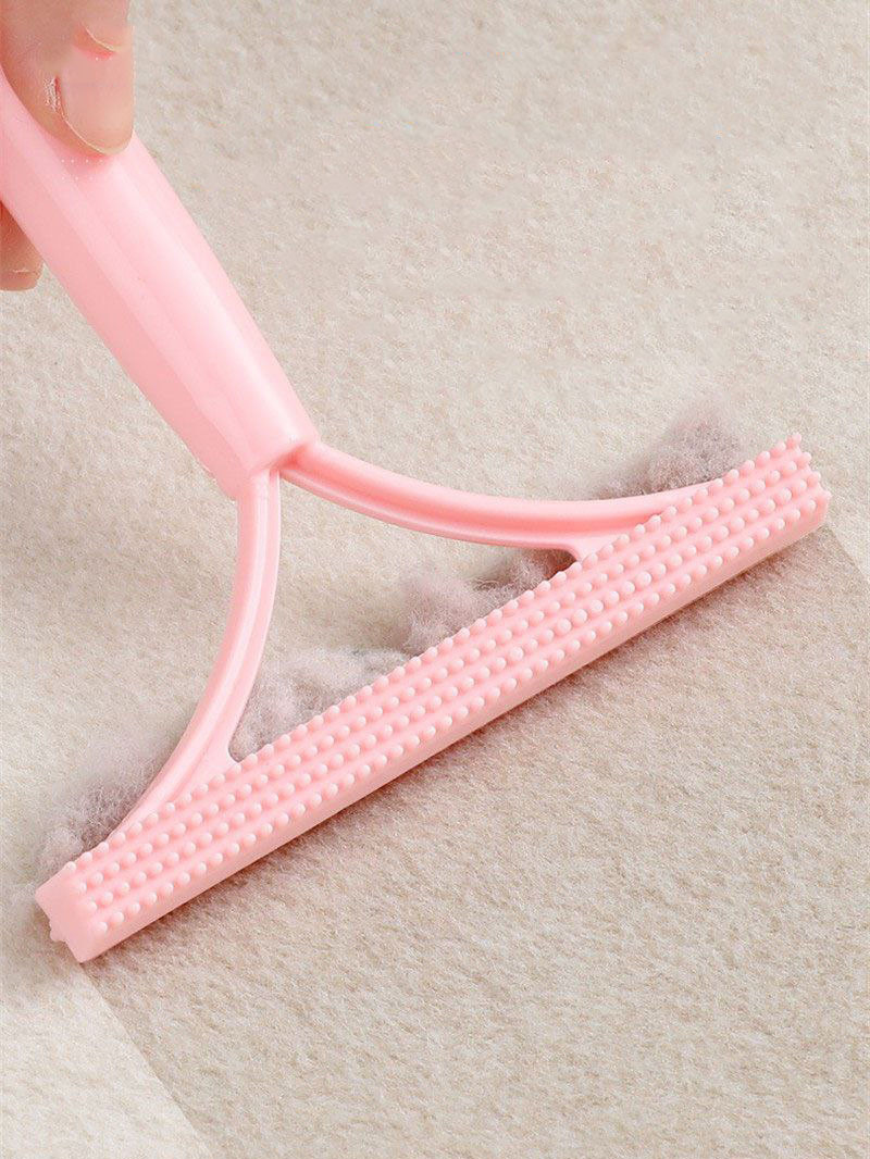 Скребок для чистки мебели и ковров от шерсти и катышков